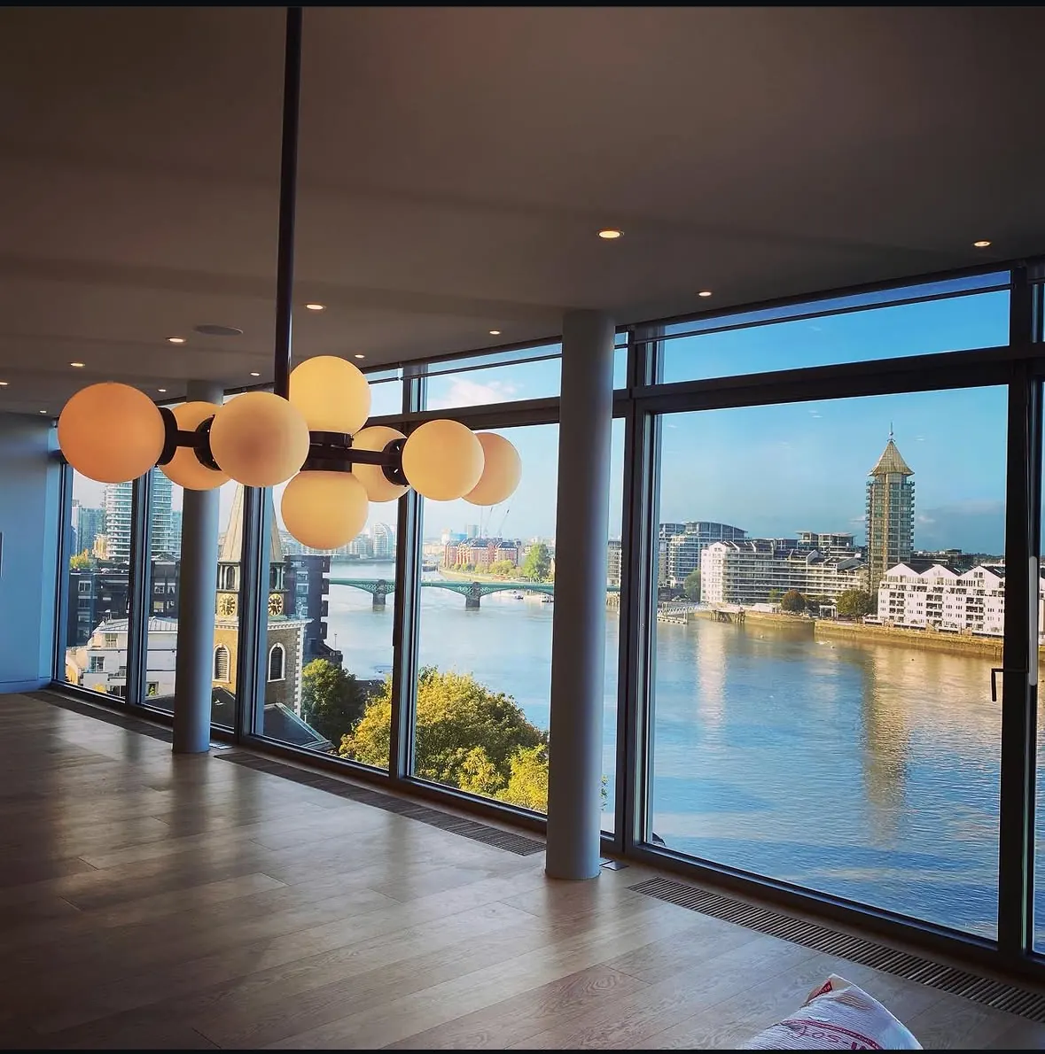 Clean prime London room with river views